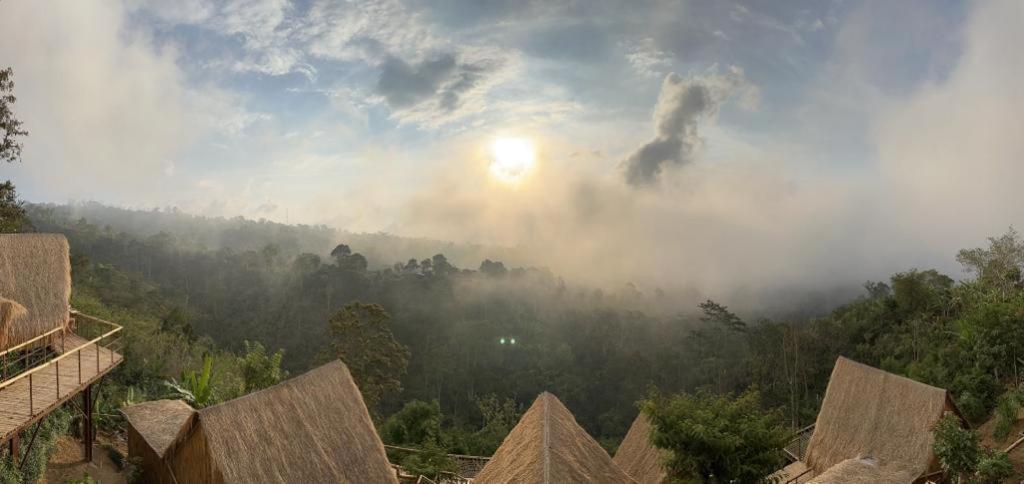 Wanagiri Sunset Glamping Hotel Gitgit Exterior photo